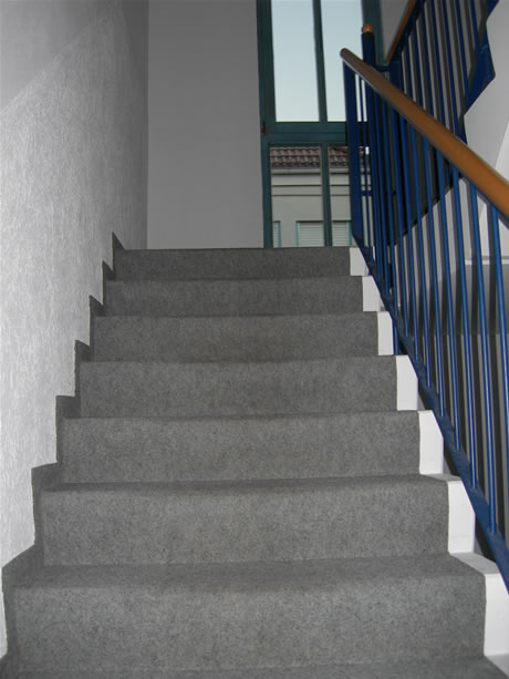 geradläufige Treppe